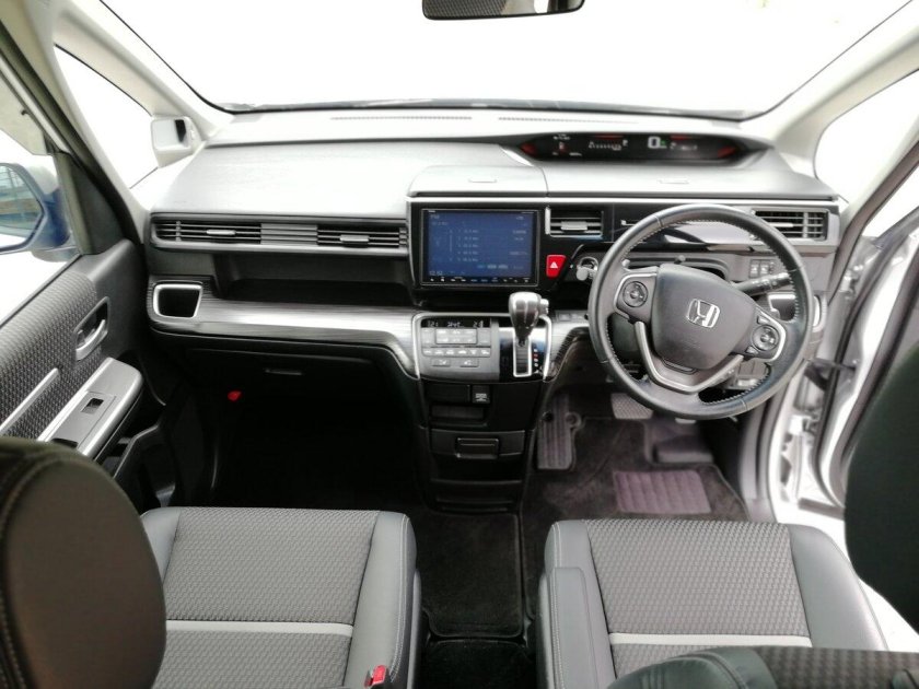 Honda Stepwgn spada 2017