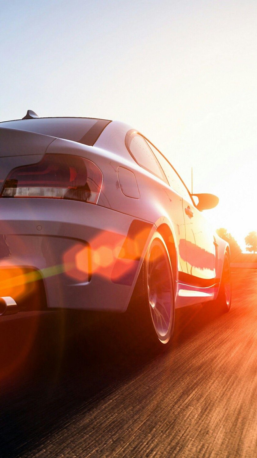 Машина в движении