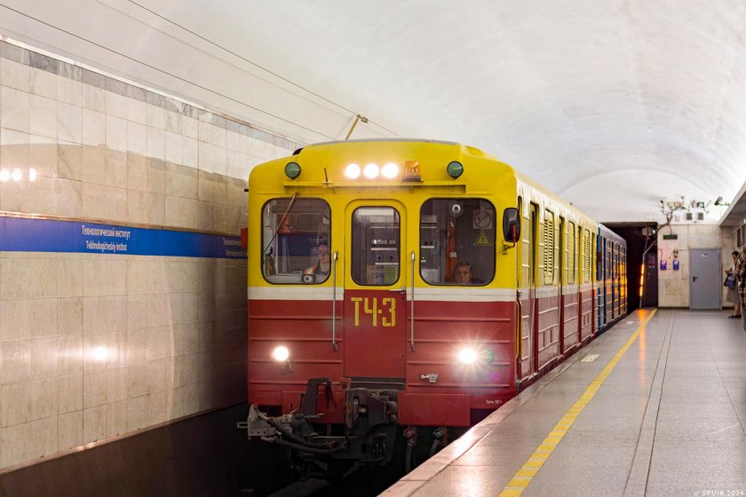 Вагон метро