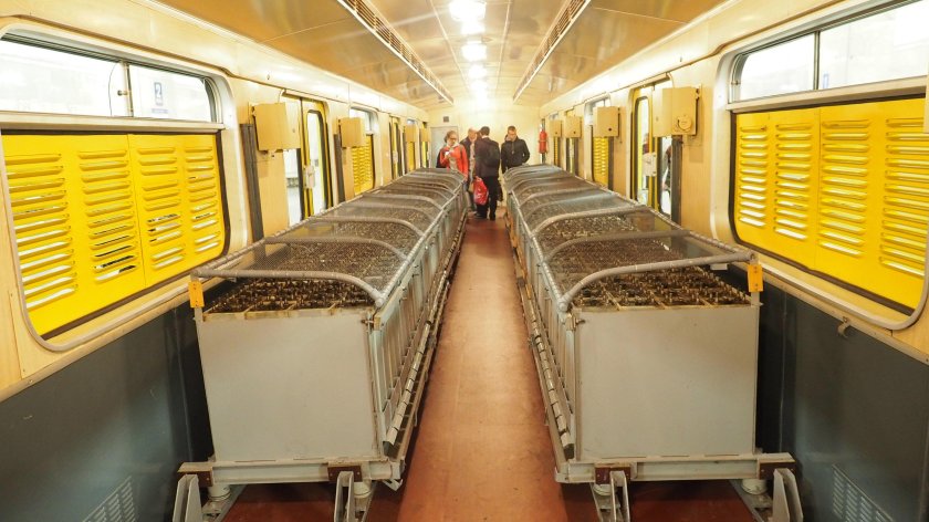 Вагон ВЭКА-001 метро