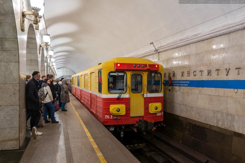 Вагон метро