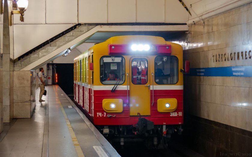 Служебные вагоны метро