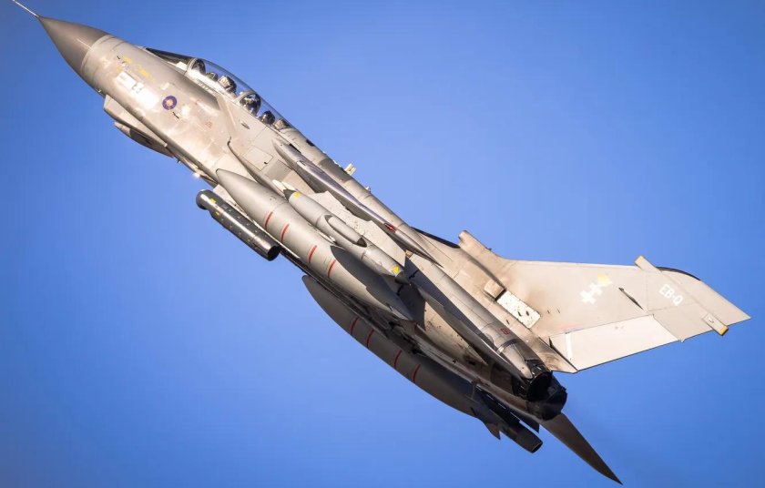 Торнадо истребитель бомбардировщик