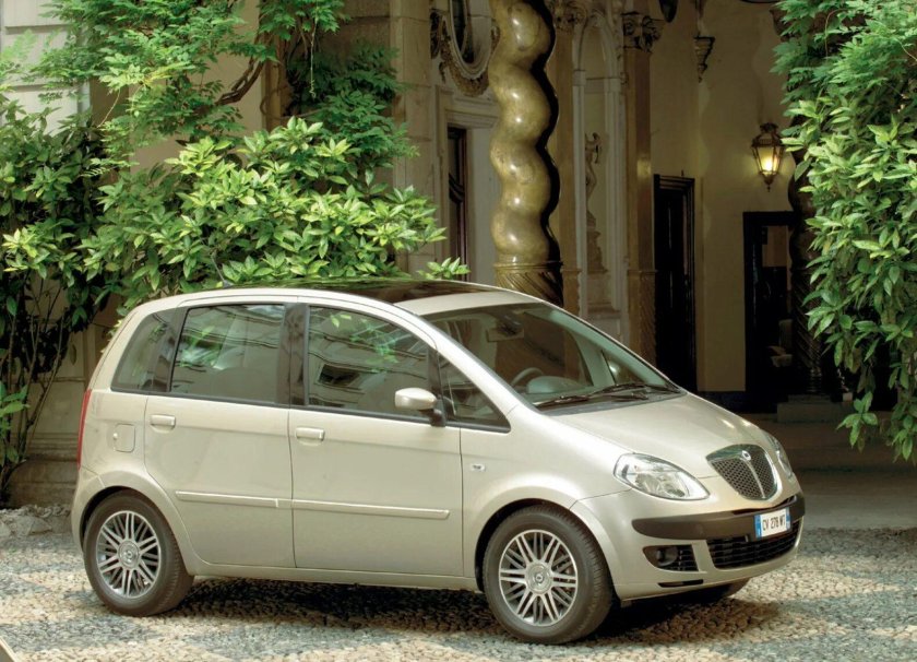 Lancia Musa салон