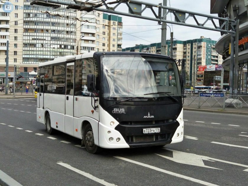 Автобус маз