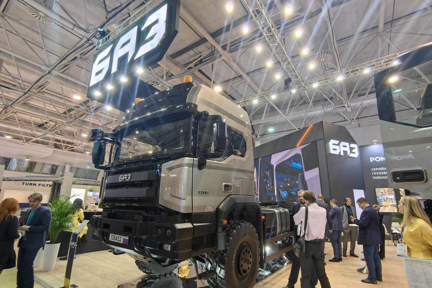 Грузовик баз новый российский