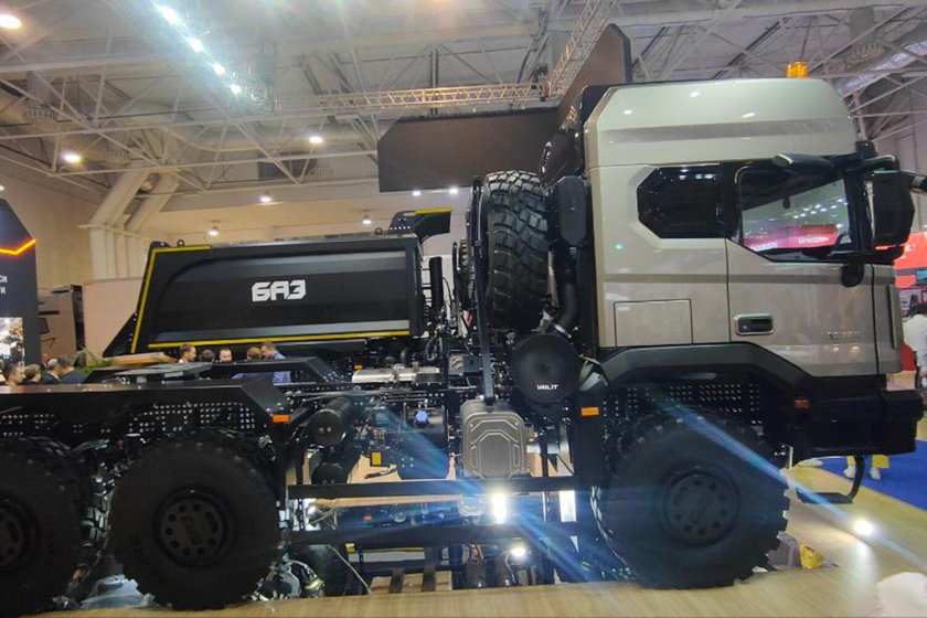 Грузовик баз новый российский