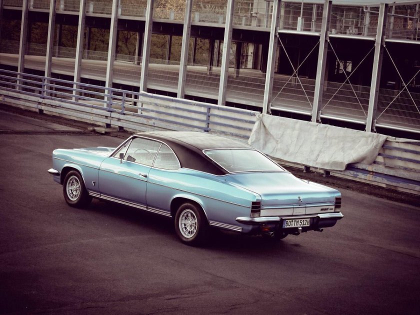 Opel Diplomat v8 Coupe