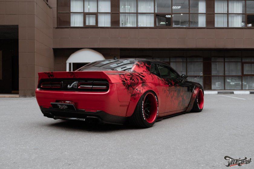 Dodge Challenger srt Hellcat