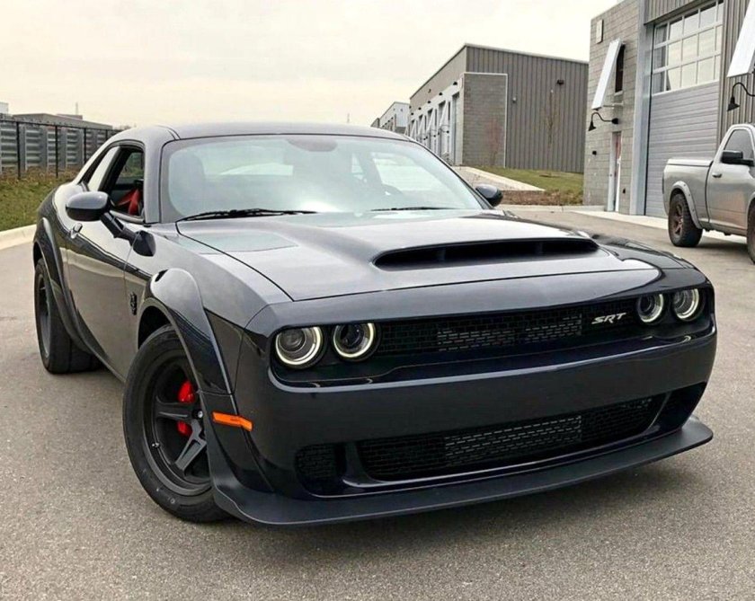 Dodge Challenger srt8 Demon