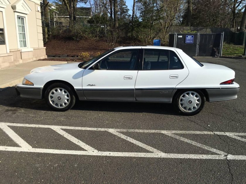 Бьюик Скайларк 1993