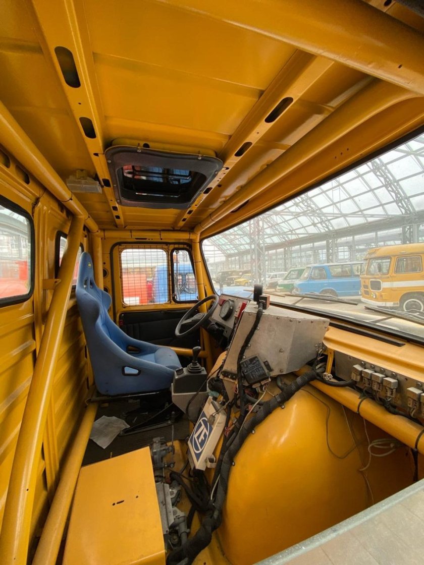 Грузовики и автобусы