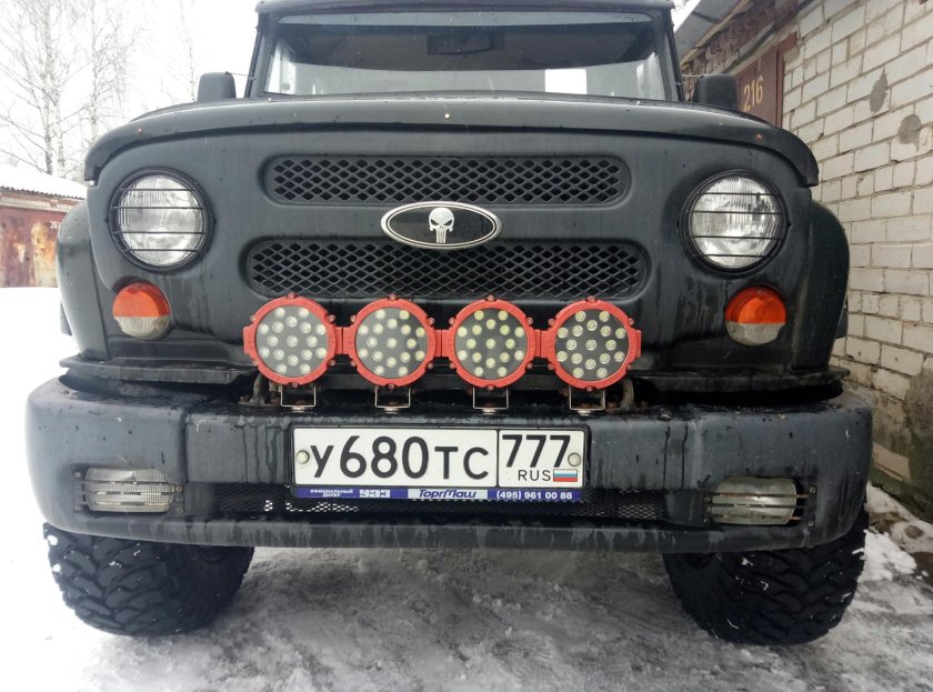 Железные бампера на УАЗ Хантер