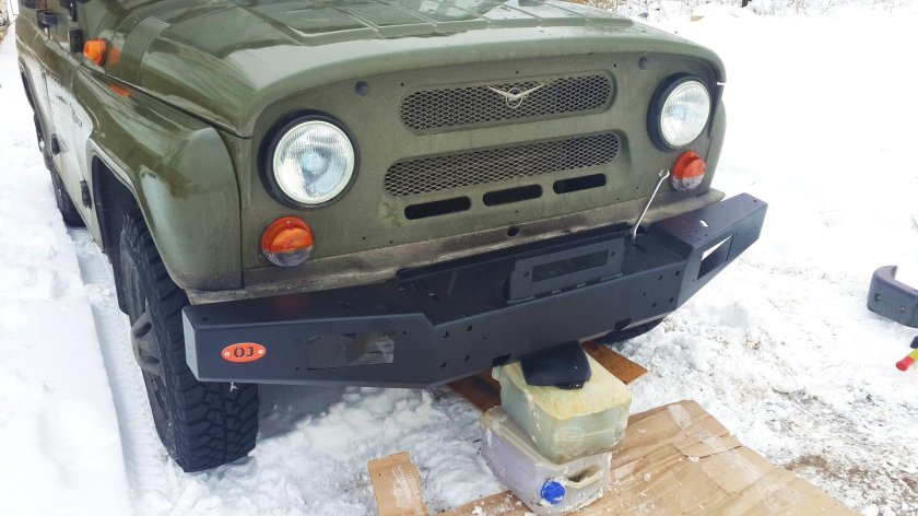 Силовой бампер на УАЗ 469