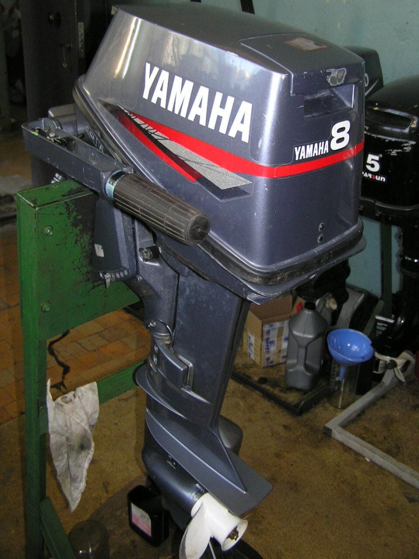 Yamaha 8 мотор