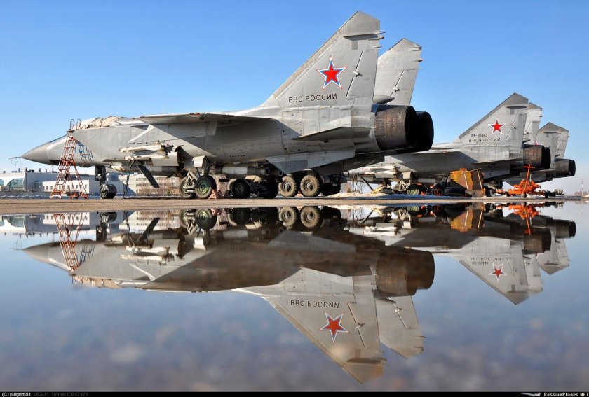 Mig 25