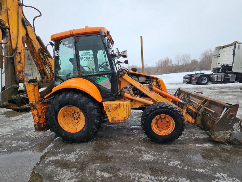 Эксковатор погрузчик
