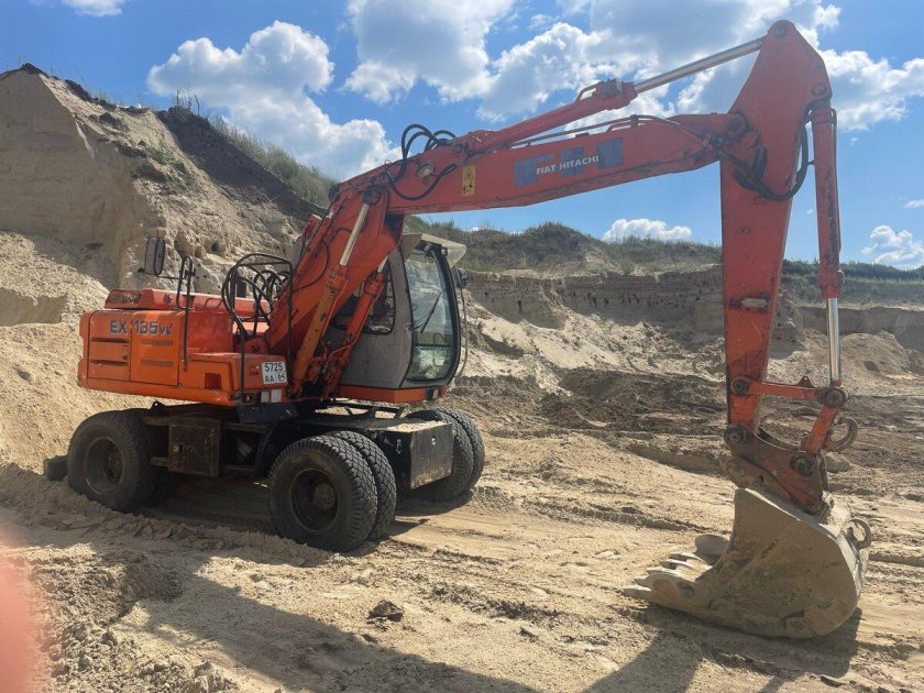 Fiat Hitachi FH-130w