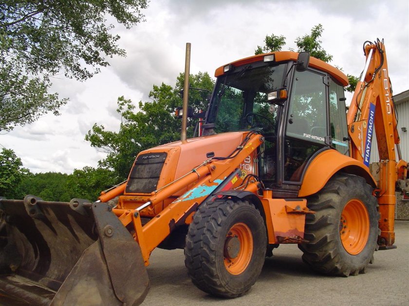 Экскаватор погрузчик Фиат Хитачи