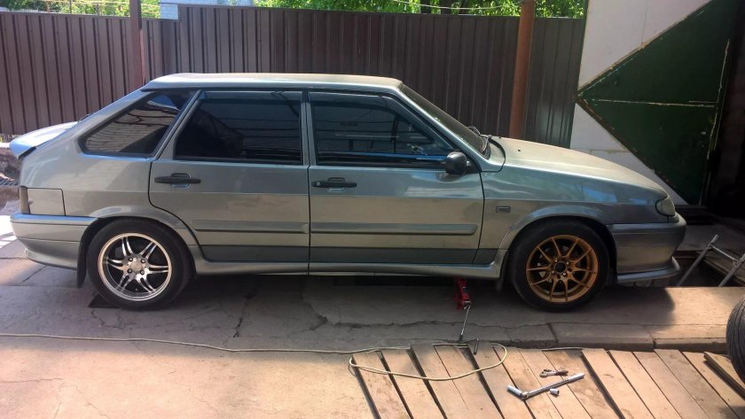 ВАЗ 2114 кварц на бронзовых дисках