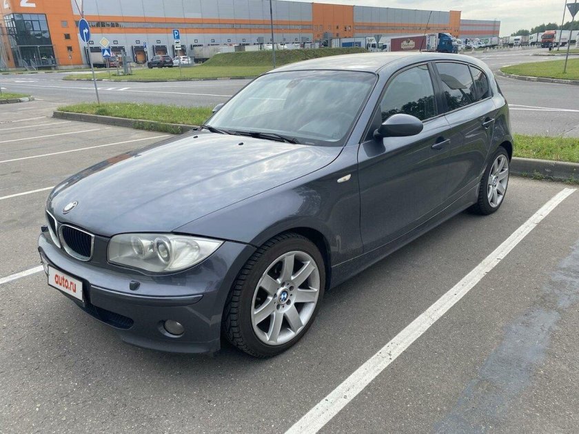 БМВ первая серия 2009 год. Фото