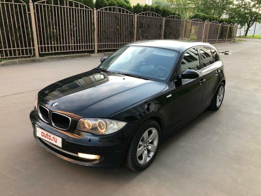 БМВ первая серия 2009 год. Фото