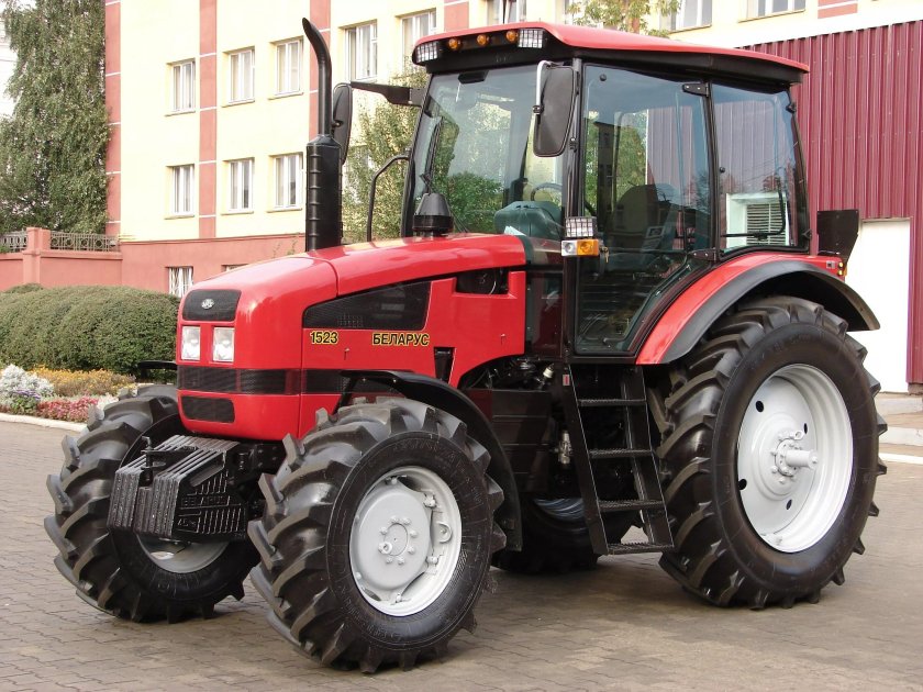 Трактор МТЗ 1523