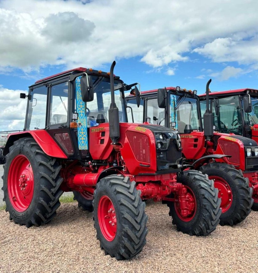 Новый трактор беларус