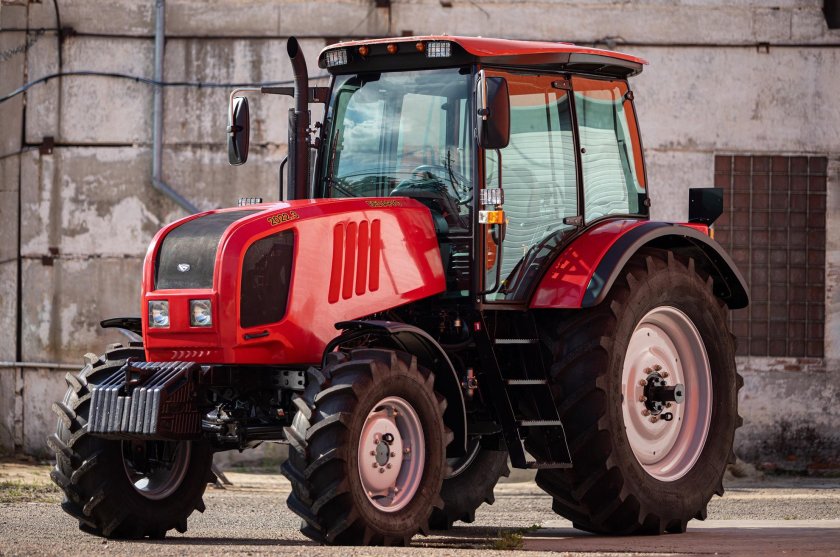 Трактор Беларус 2022
