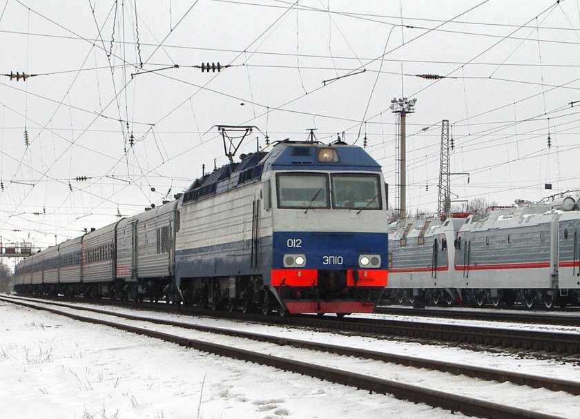 Пассажирский электровоз эп20