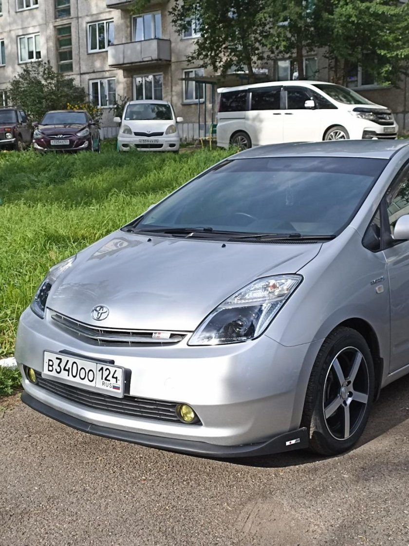 Тойота Приус 20