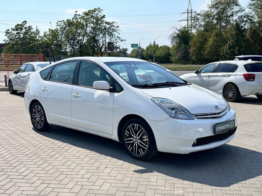 Тойота приус 2008 года