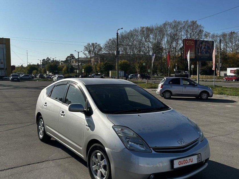 Тойота приус 2012 серебристый