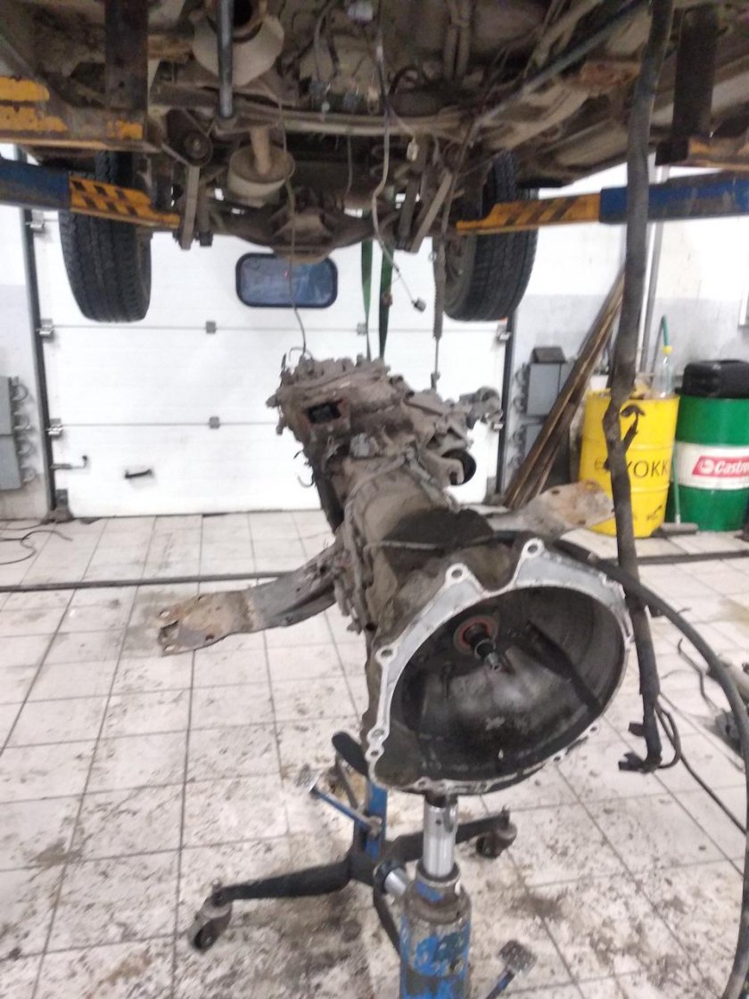 Снятие АКПП Паджеро 2