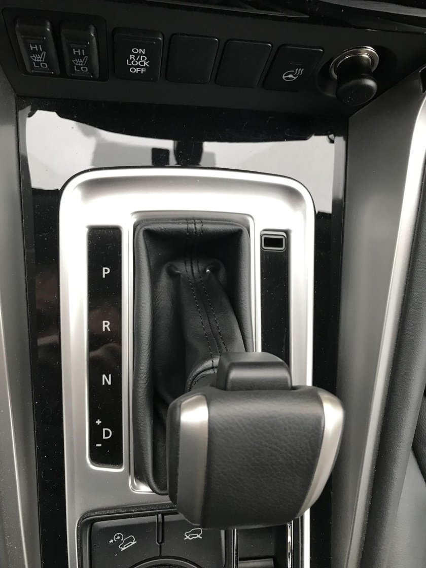 Ручка АКПП Mitsubishi Pajero 4