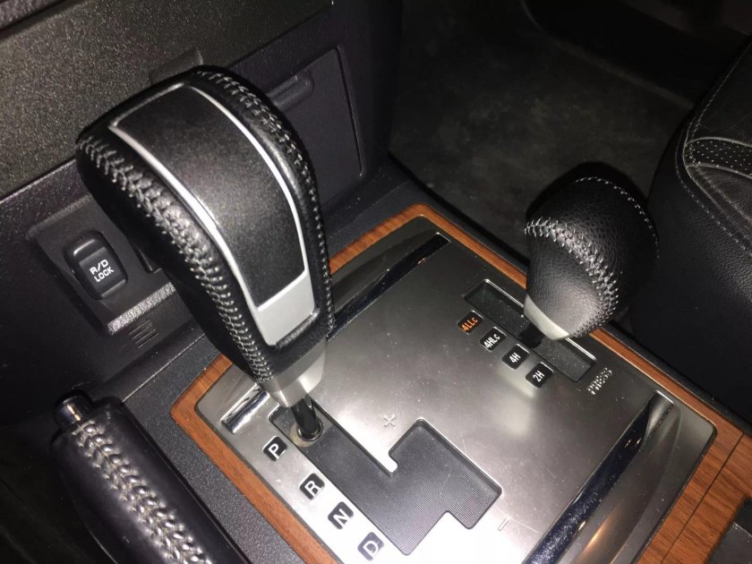Ручка АКПП Mitsubishi Pajero 2
