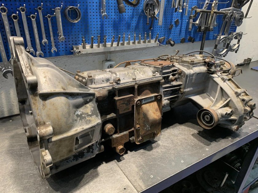 Трансмиссия Митсубиси Паджеро 1