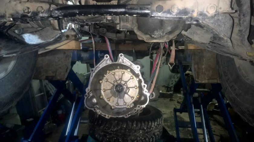 Болты крепления АКПП Паджеро 2