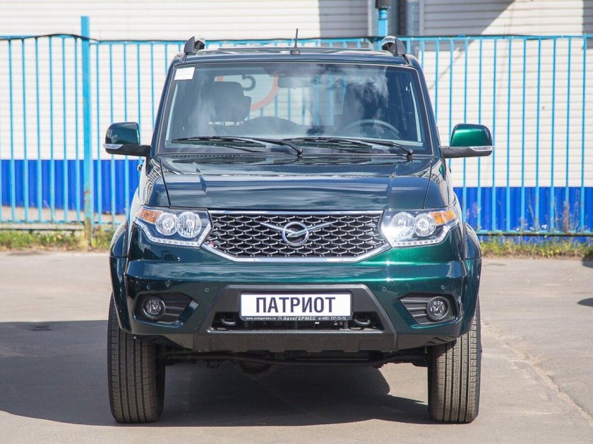 УАЗ Патриот 2014 зеленый