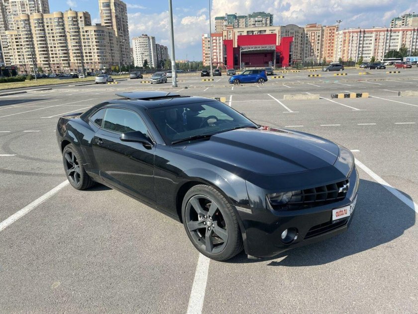 Chevrolet camaro v black