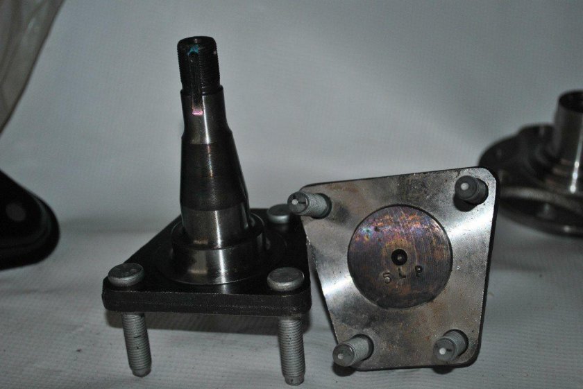 Задняя цапфа Шевроле Ланос 1 и 5