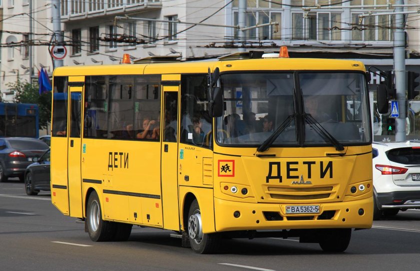 Школьный автобус маз