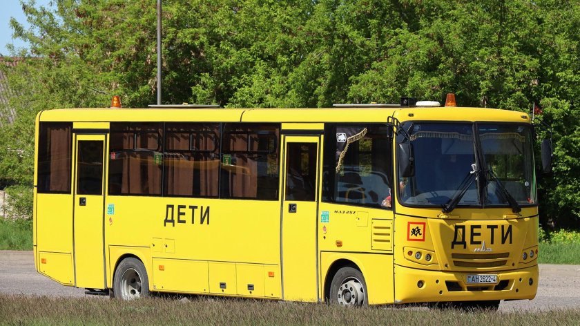 Школьный автобус маз