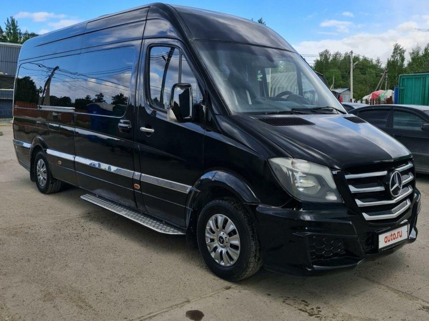 Микроавтобус Мерседес Спринтер черный