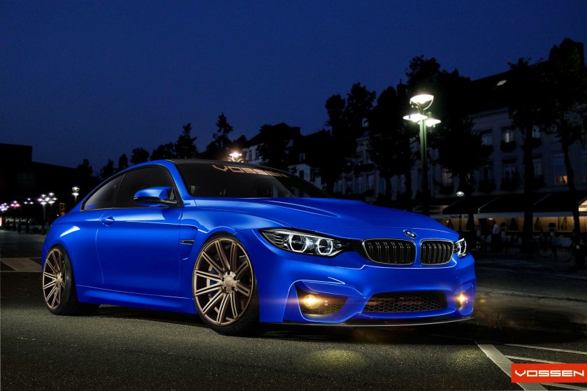 БМВ м4 синяя