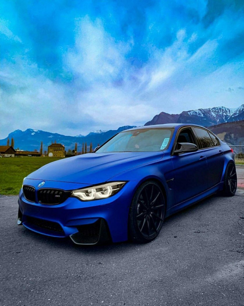 БМВ м4 синяя