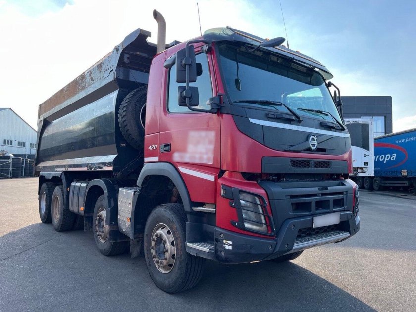 Самосвал вольво 8 х 4