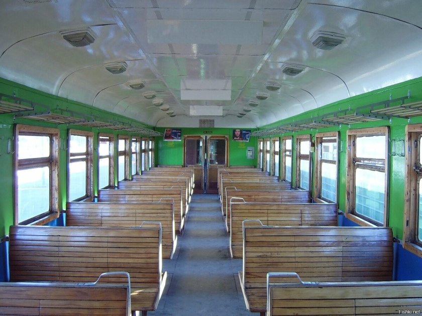 Электропоезд эр2 салон