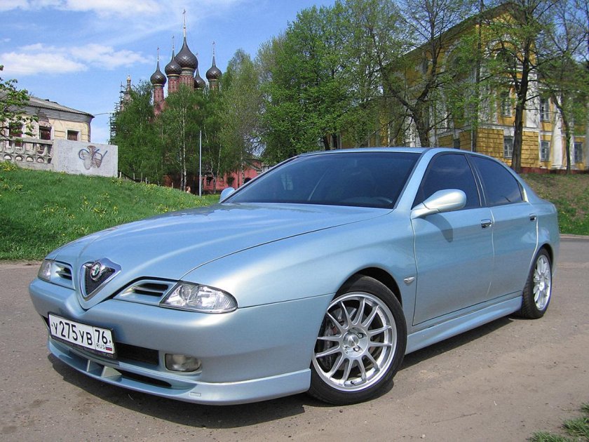 Alfa Romeo 166