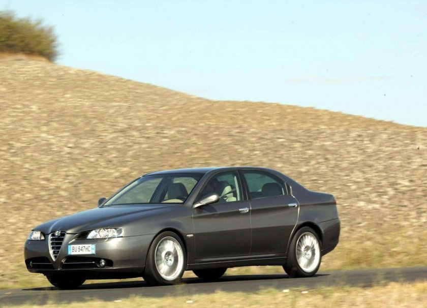 Alfa Romeo 166
